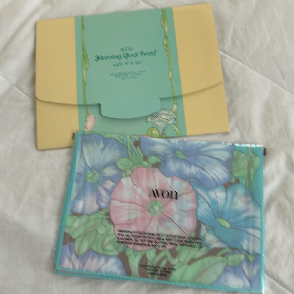 Vintage Avon neck Scarf morning glory rectangular floral 9” x 54” new in pkg!
